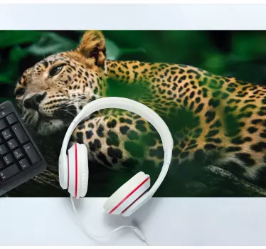 Mouse pad original leopardo acostado cómodamente - TenVinilo