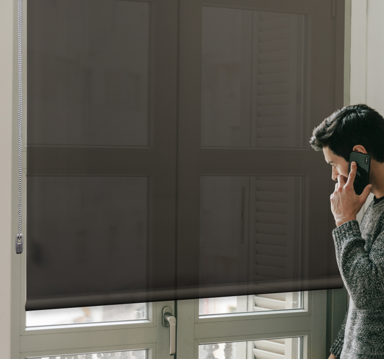 Cortina roller black out elegante cubierta oscura - TenVinilo