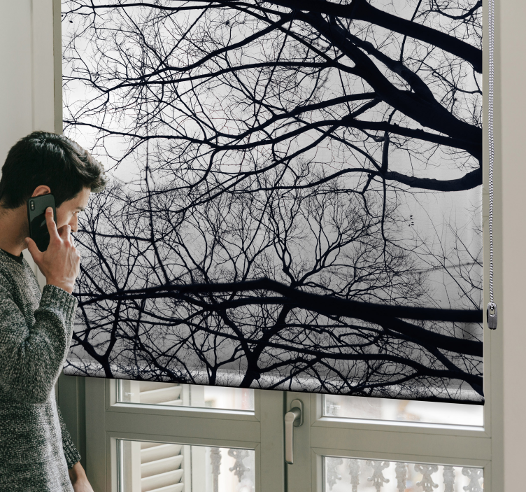 Estor enrollable pasillo árboles blanco y gris - TenVinilo