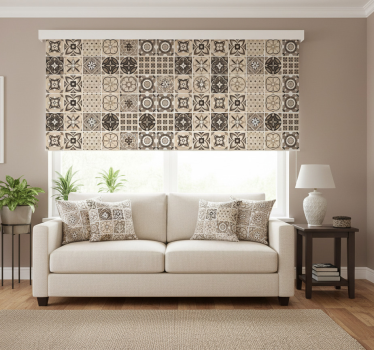 Cortina roller beige con patrón de azulejos geométricos - TenVinilo
