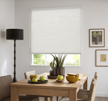 Cortina roller comedor efecto de haya blanquecina - TenVinilo