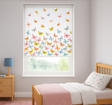 Cortina roller infantil mariposas coloridas volando - TenVinilo