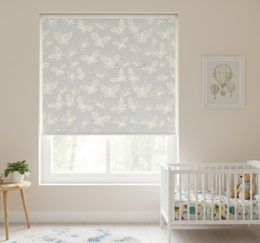 Cortina roller infantil patrón de mariposas gris y blanco - TenVinilo
