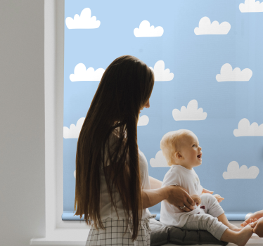 Cortina roller infantil patrón de nubes cúmulos - TenVinilo