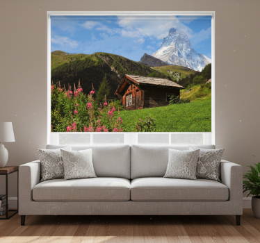 Cortina roller living comedor campo verde con montaña - TenVinilo