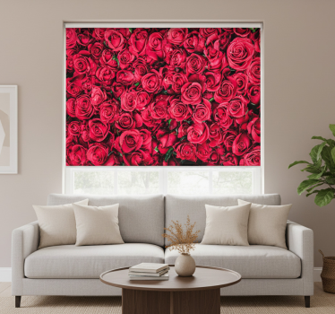 Cortina roller living comedor flores rojas fondo texturizado - TenVinilo