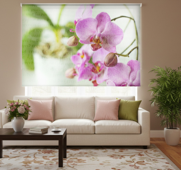 Cortina roller living comedor orquídea con texto - TenVinilo