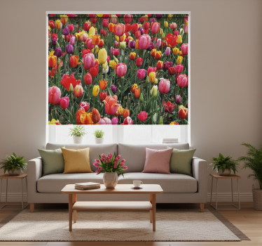 Cortina roller living comedor tulipanes en un campo - TenVinilo