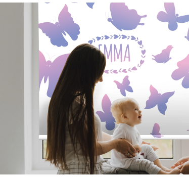 Estor con dibujos mariposas moradas con nombre - TenVinilo
