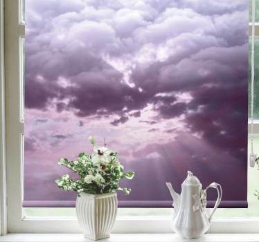 Estor enrollable nubes con destello solar - TenVinilo
