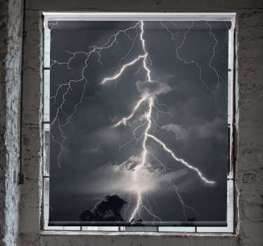 Estor de nubes Tormenta oscura con iluminación - TenVinilo