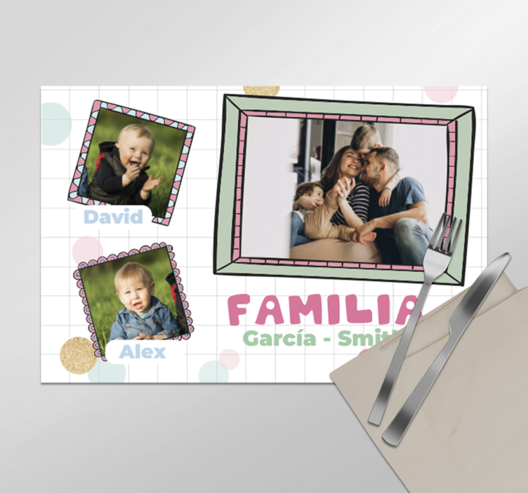 Mantel individual personalizable "Marcos de familia con nombres"" - TenVinilo