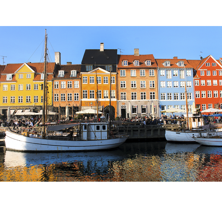 Mural ciudad viviendas vibrantes junto al lago - TenVinilo