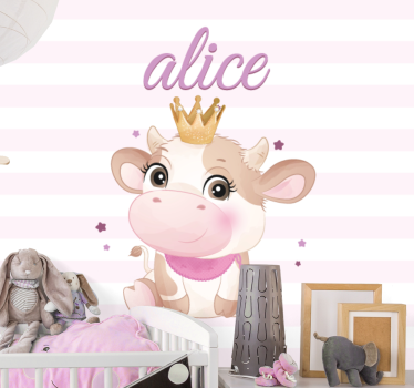 Fotomural bebé Linda vaca para niña con nombre - TenVinilo