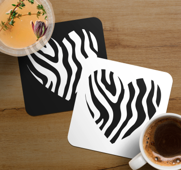 Posavasos originales Corazones con estampado de cebra - TenVinilo