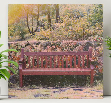 Cuadro flores Banco de madera cottagecore entre rosas - TenVinilo