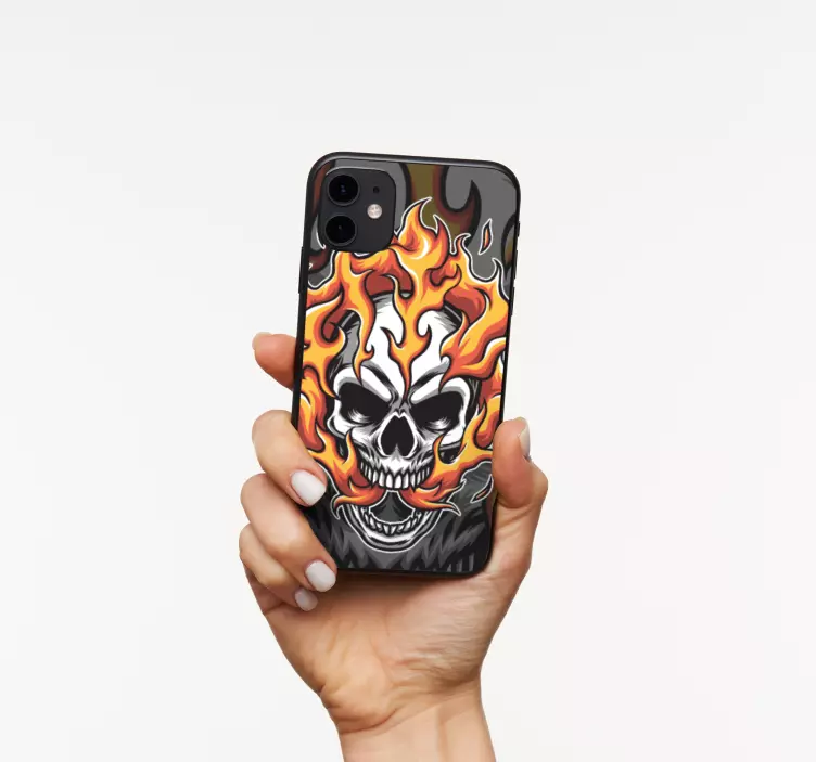 Calcomanía iPhone obra de arte de calavera en llamas - TenVinilo