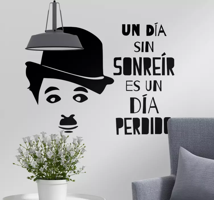 Vinilo frase célebre sonreír charles chaplin - TenVinilo