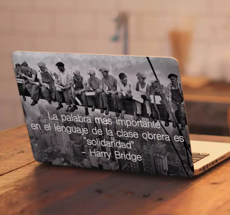 Vinilo para portátil frase clase trabajadora - TenVinilo