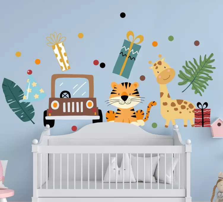 Vinilo bebé Encantadores animales de safari con coche y regalos - TenVinilo