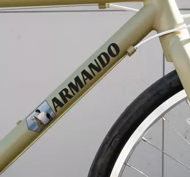 Pegatina personalizada bici con nombre y foto - TenVinilo