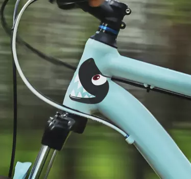 Pegatina para bicicleta cara de tiburón divertida - TenVinilo