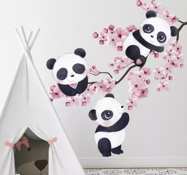 Vinilo decorativo de animal salvaje Pandas bebé en árbol - TenVinilo