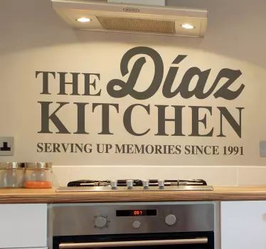 Vinilo decorativo the family kitchen - TenVinilo
