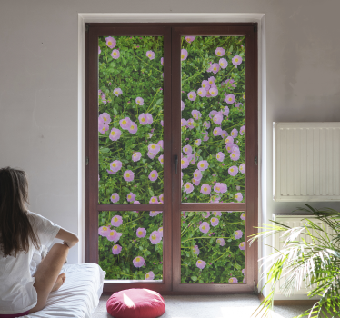 Vinilo adhesivo para ventana flores lilas - TenVinilo