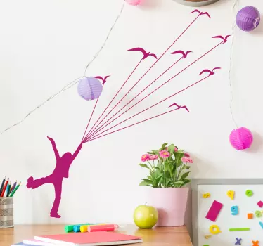 Vinilo infantil volando con pájaros - TenVinilo