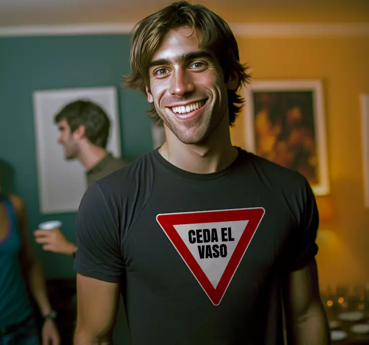 Remera ceder el vaso - TenVinilo