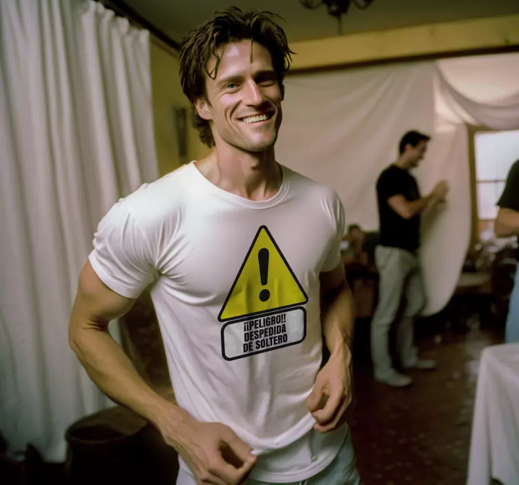 Remera despedida de soltero peligro - TenVinilo