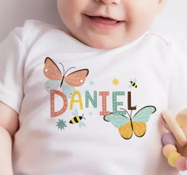 Body bebé mariposas y abejas con nombre - TenVinilo