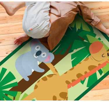 Alfombra vinílica de animales Koalas abrazando a una jirafa - TenVinilo