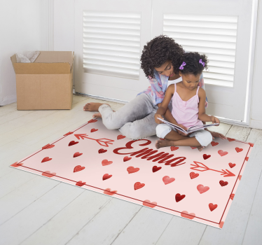 Alfombra vinílica rosa corazones con nombre - TenVinilo
