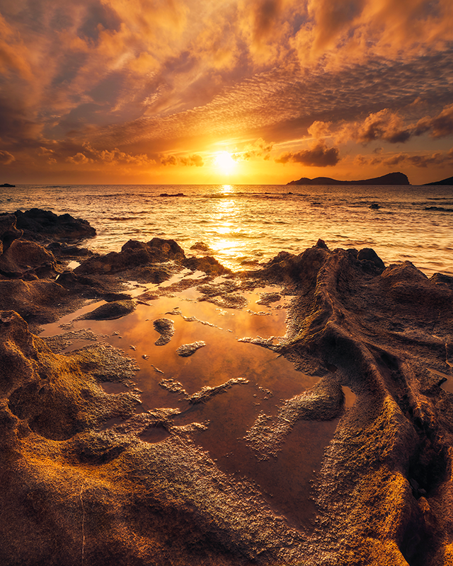 Alfombra vinílica baño paisaje de atardecer nublado - TenVinilo
