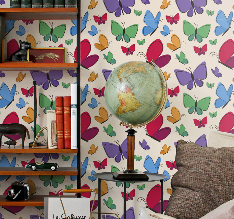 Papel tapiz mariposas motivo colorido sobre fondo beige. - TenVinilo